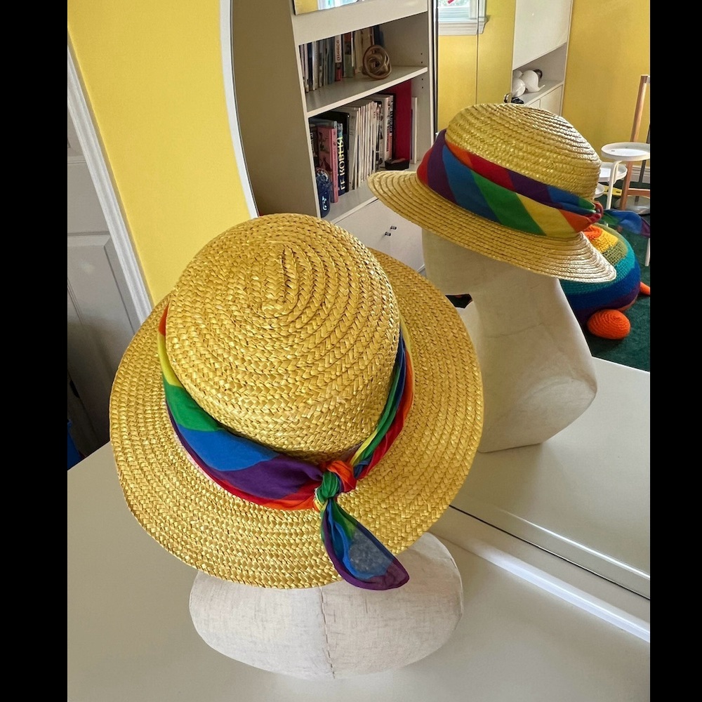 1980s Yellow Straw Hat, Round Crown, Incl. White Lace Ribbon & Rainbow Bandana - Picture 10 of 16
